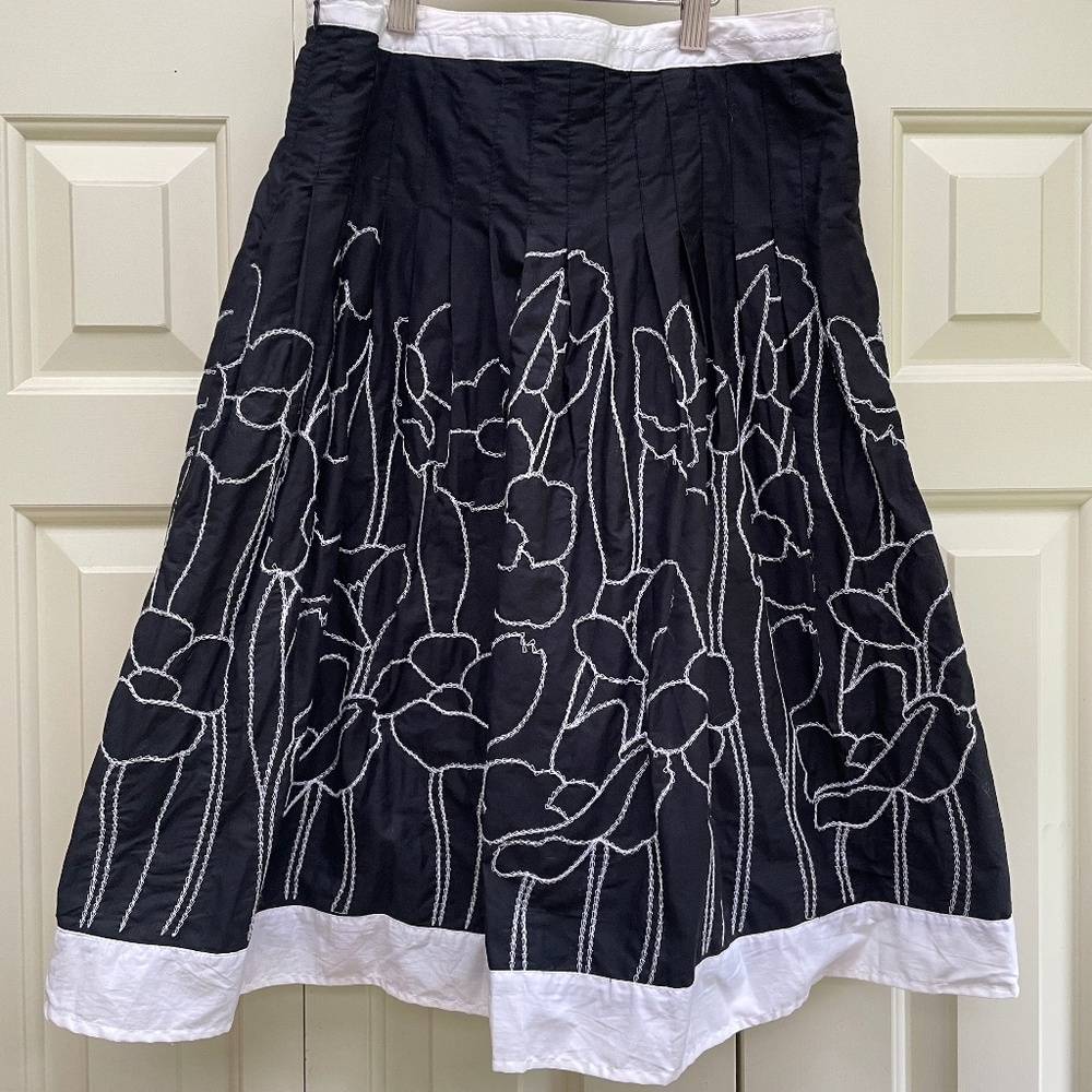 Lined Skirt with Embroidery